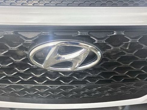 Used 2021 Hyundai Kona SE AWD/4WD image 9
