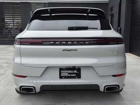 Certified 2025 Porsche Cayenne image 10