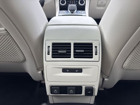 Certified 2025 Jaguar F-PACE R-Dynamic S image 28