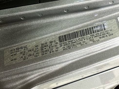 Used 2020 Jeep Gladiator Overland image 32