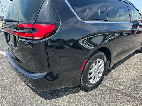 Used 2026 Chrysler Pacifica Select FWD image 14