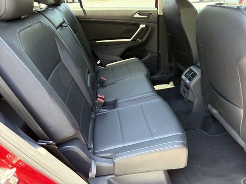 Used 2019 Volkswagen Tiguan SE FWD image 15