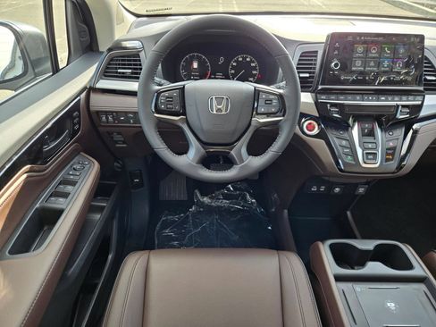 New 2026 Honda Odyssey Touring image 14