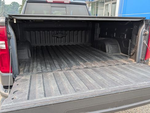 Certified 2022 Chevrolet Silverado 1500 RST AWD/4WD image 10