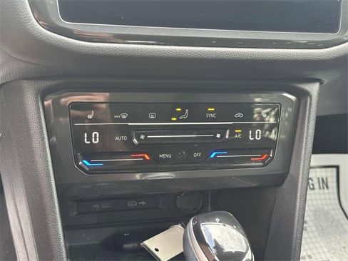 Certified 2022 Volkswagen Tiguan SE image 28