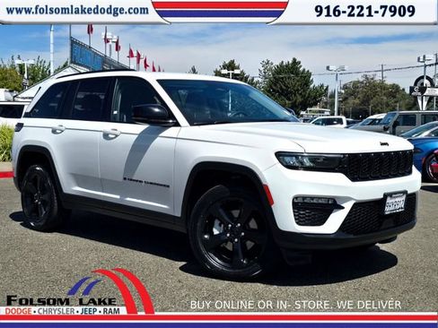 Certified 2023 Jeep Grand Cherokee Limited w/ Black Appearance Package AWD/4WD image 1