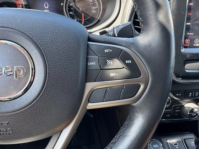 Used 2019 Jeep Cherokee Limited AWD/4WD image 28