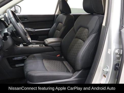 Used 2024 Nissan Pathfinder SV image 10