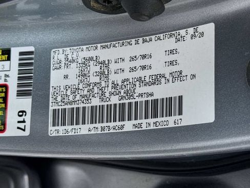 Certified 2021 Toyota Tacoma TRD Off-Road AWD/4WD image 31