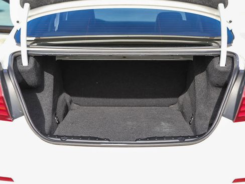 Used 2011 BMW 550i 550i image 24