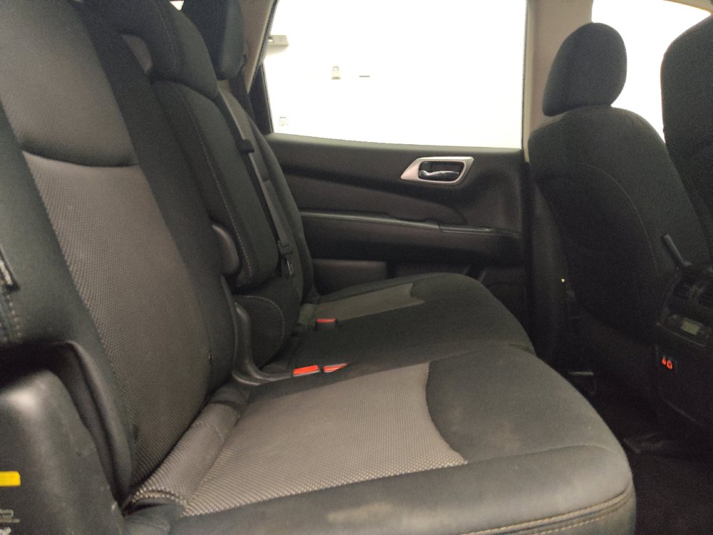 Used 2020 Nissan Pathfinder S FWD image 19