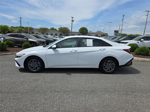 Certified 2025 Hyundai Elantra Blue image 8
