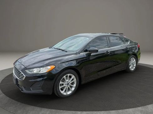 Used 2020 Ford Fusion SE FWD image 5