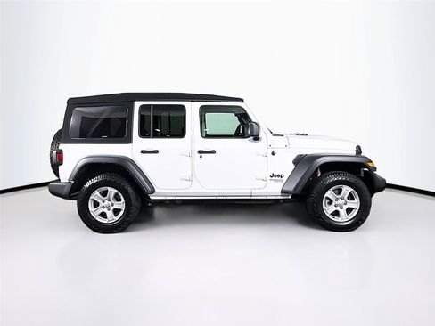 Used 2021 Jeep Wrangler Unlimited Sport AWD/4WD image 12