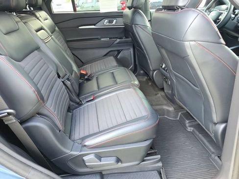 Used 2025 Ford Explorer ST-Line RWD image 18