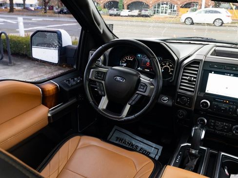 Used 2017 Ford F150 Limited image 9