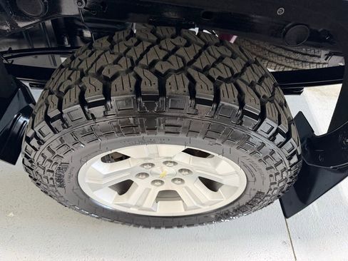 Used 2018 Chevrolet Silverado 1500 LT w/ All Star Edition image 9