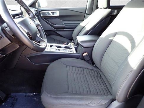 Used 2020 Ford Explorer XLT image 13