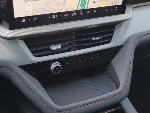 New 2025 Ford Explorer Active w/ Active Comfort Package image 21