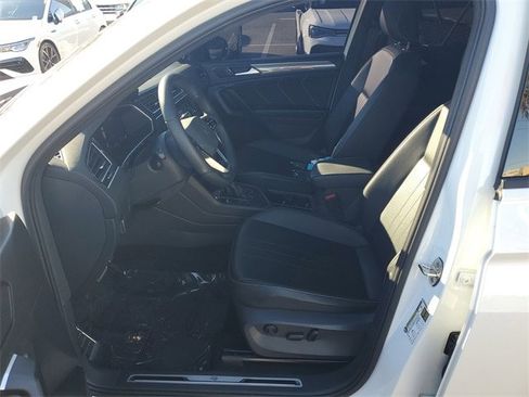 Certified 2024 Volkswagen Tiguan SE R-Line image 18