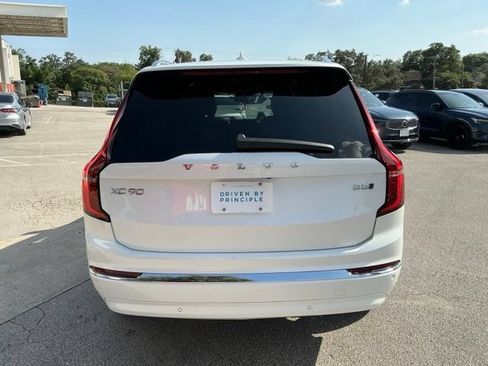 Certified 2025 Volvo XC90 B5 Core AWD/4WD image 6
