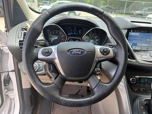 Used 2016 Ford Escape SE w/ SE Leather Comfort Package FWD image 18