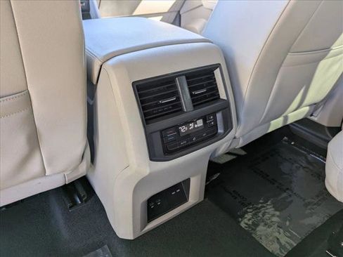 Used 2023 Volkswagen Atlas SE w/ Black Wheel Package image 16