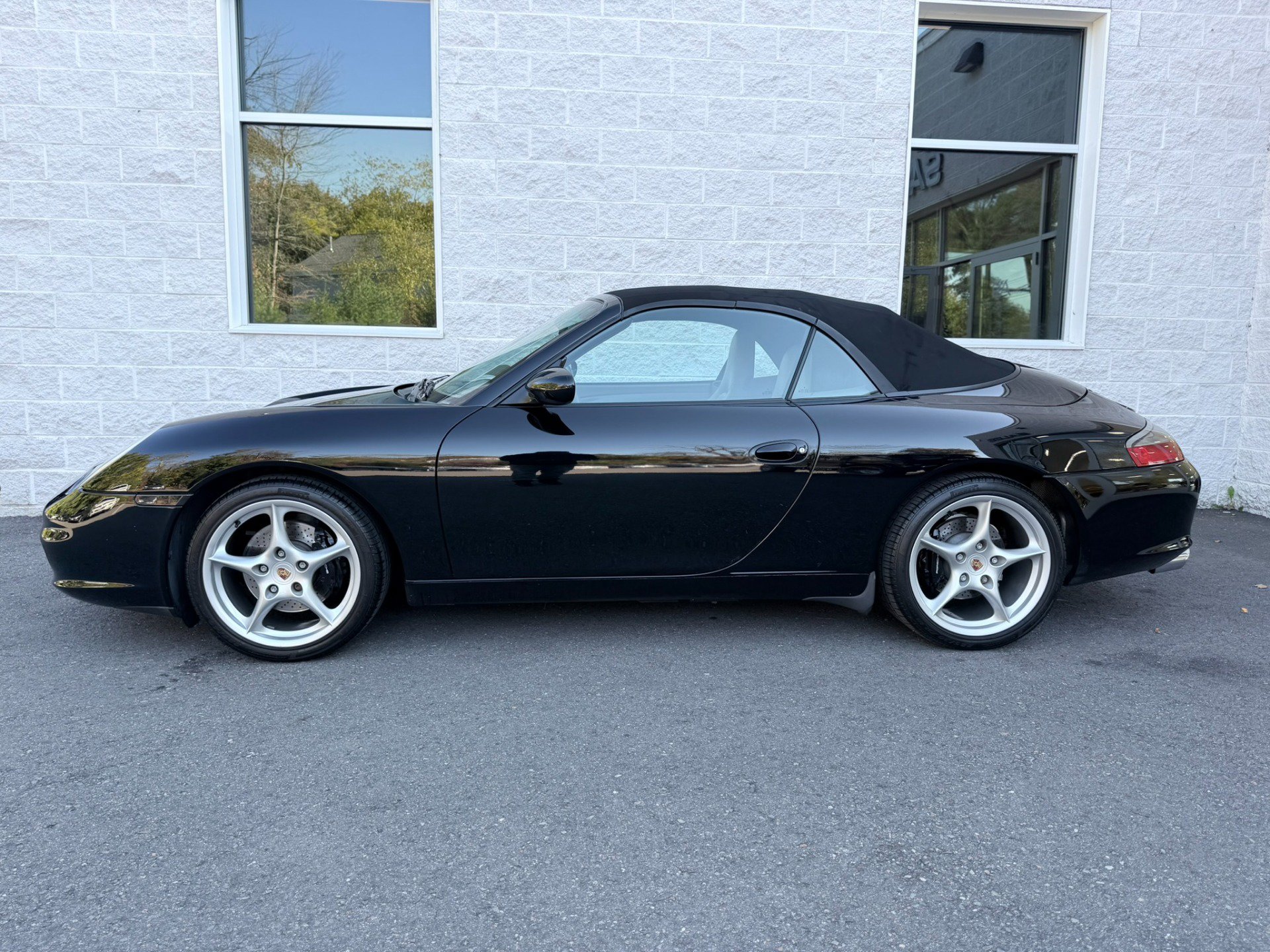 Used 2002 Porsche 911 Carrera 4 AWD/4WD image 6