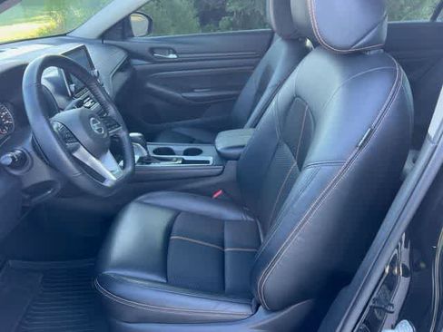 Used 2021 Nissan Altima 2.5 SR FWD image 11
