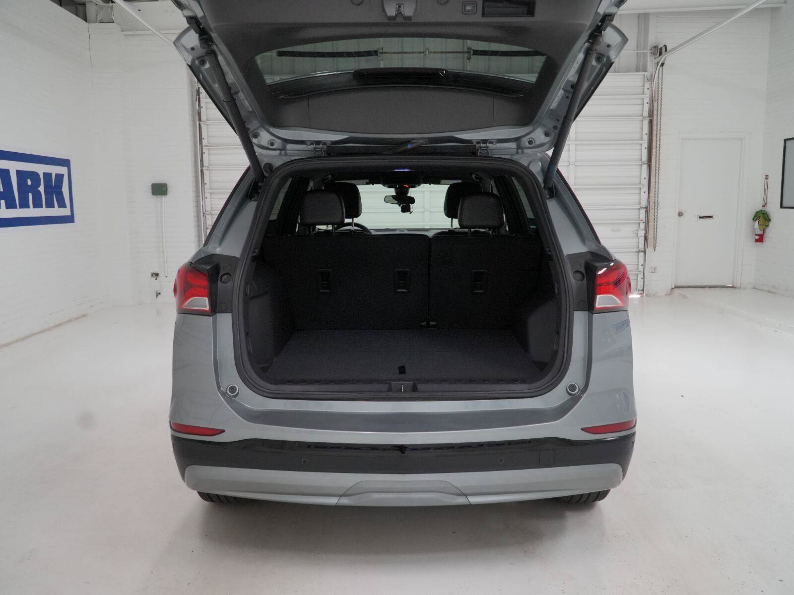 Used 2024 Chevrolet Equinox RS w/ LPO, Floor Liner Package FWD image 25