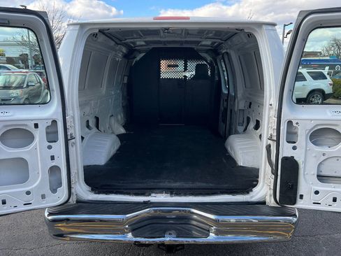 Used 2013 Ford E-250 and Econoline 250 w/ Commercial Cargo Van Pkg RWD image 15