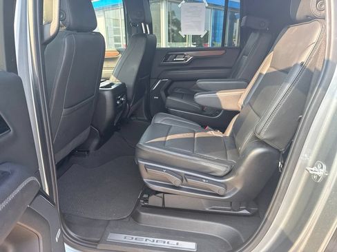 Used 2025 GMC Yukon XL Denali AWD/4WD image 21