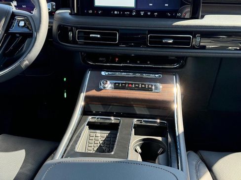 New 2025 Lincoln Aviator Reserve w/ Equipment Group 201A image 16