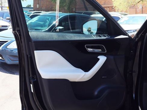 Used 2019 Jaguar F-PACE Prestige image 37