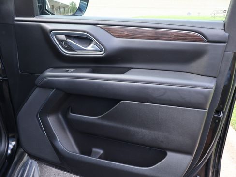 Used 2023 Chevrolet Suburban LS RWD image 19