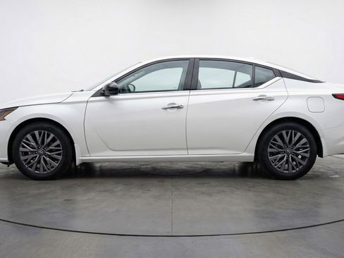 Used 2025 Nissan Altima 2.5 SV image 5