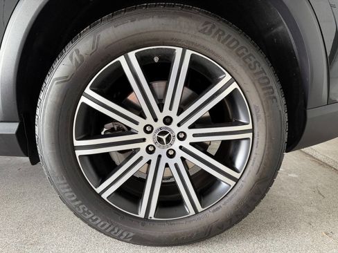 Used 2025 Mercedes-Benz GLE 450e 4MATIC image 37