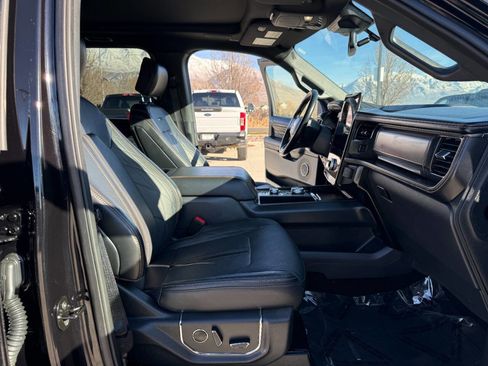 Used 2023 Ford Expedition Platinum image 26