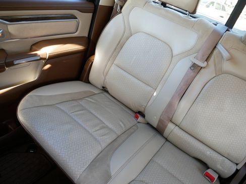 Used 2019 RAM 1500 Laramie image 12