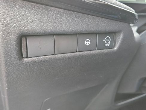 New 2026 Nissan Kicks SR FWD image 27