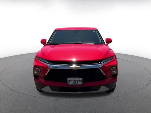 Used 2025 Chevrolet Blazer LT FWD image 3