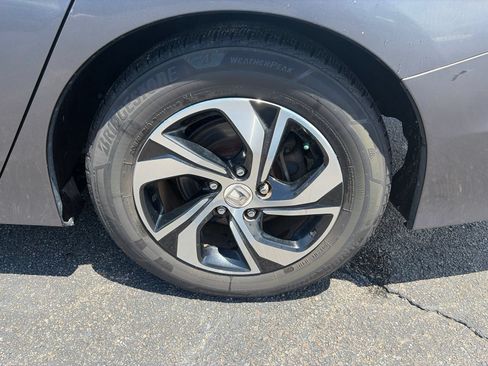 Used 2017 Honda Accord LX image 11