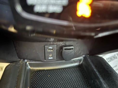 Used 2016 Nissan Rogue SV w/ SV Moonroof Package image 19