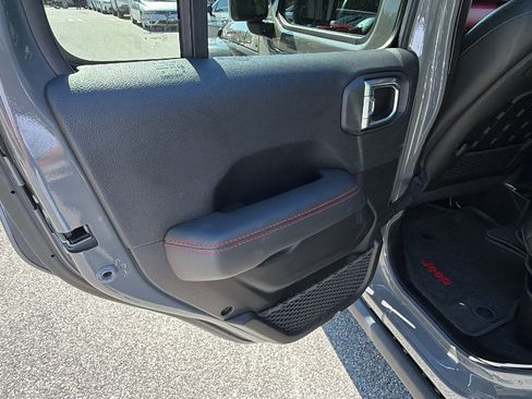 Used 2022 Jeep Gladiator Rubicon w/ LED Lighting Group AWD/4WD image 22