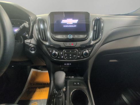 Used 2023 Chevrolet Equinox Premier image 11