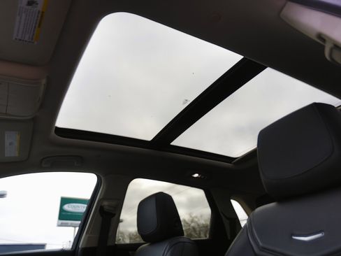 Used 2018 Cadillac XT5 Luxury w/ Driver Awareness Package image 10