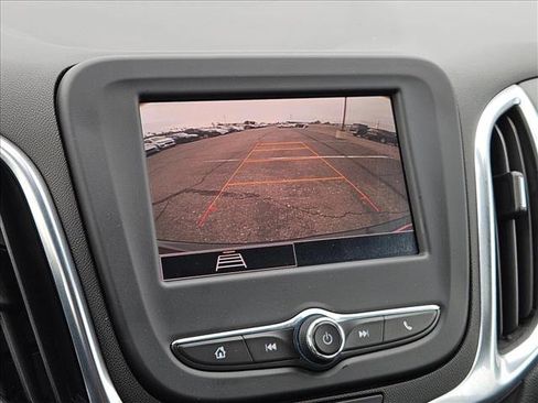 Used 2022 Chevrolet Equinox LT FWD image 12