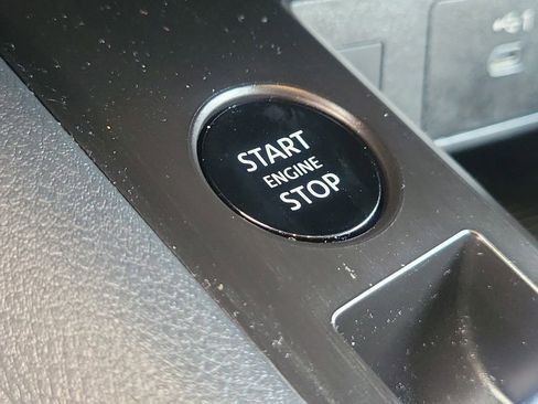 Certified 2025 Nissan Kicks SV FWD image 32