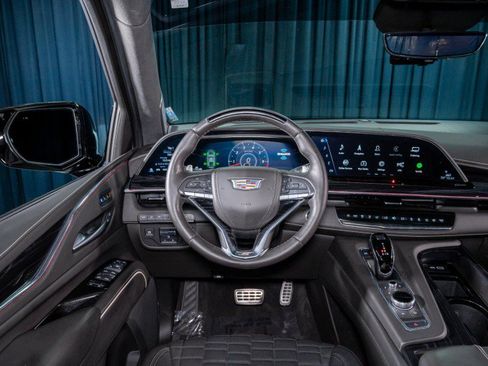 Used 2023 Cadillac Escalade ESV V w/ Heavy-Duty Trailer Package AWD/4WD image 20