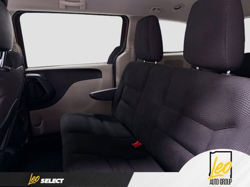 Used 2020 Dodge Grand Caravan SE image 22